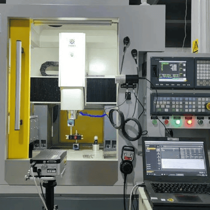 เครื่องกลึงไม้ซีเอ็นซี 4 แกน