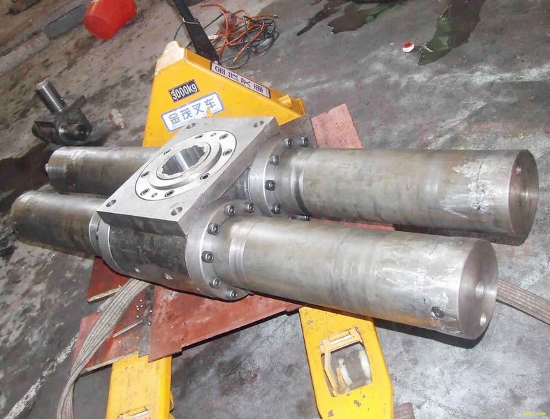 HCIC custom swing cylinders